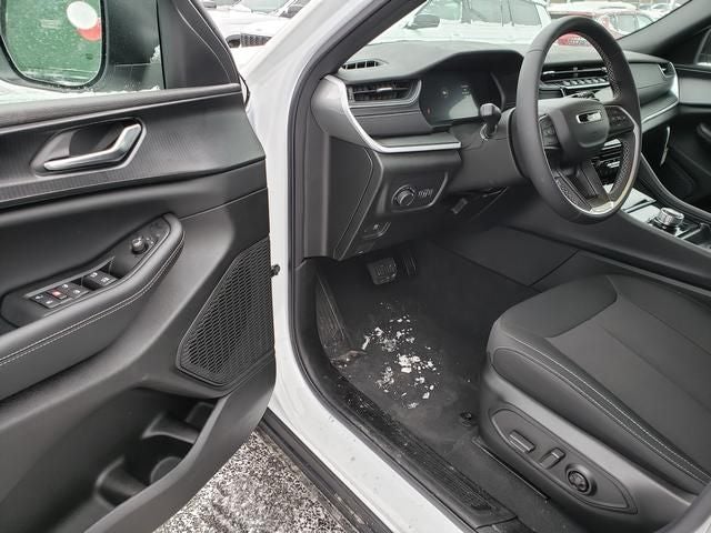 2025 Jeep Grand Cherokee GRAND CHEROKEE L LAREDO X 4X4