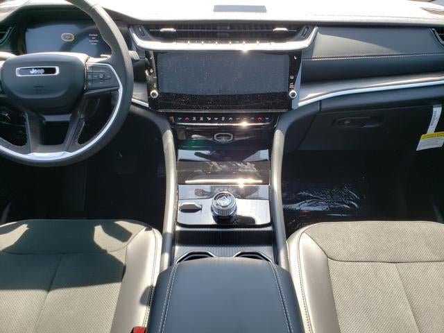 2026 Jeep Grand Cherokee GRAND CHEROKEE L LAREDO ALTITUDE 4X4
