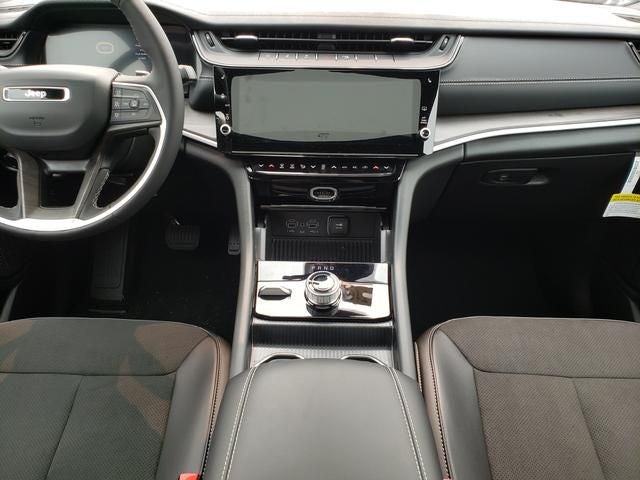 2026 Jeep Grand Cherokee GRAND CHEROKEE L LAREDO ALTITUDE 4X4