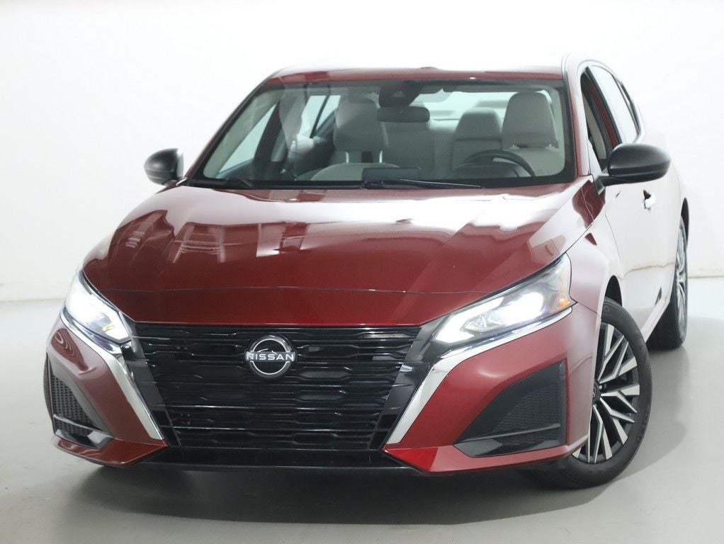 2025 Nissan Altima SV FWD