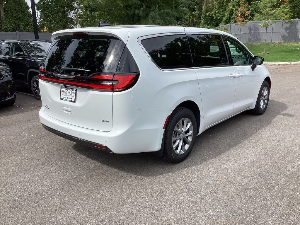 2026 Chrysler Pacifica PACIFICA SELECT AWD