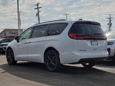 2026 Chrysler Pacifica PACIFICA SELECT AWD