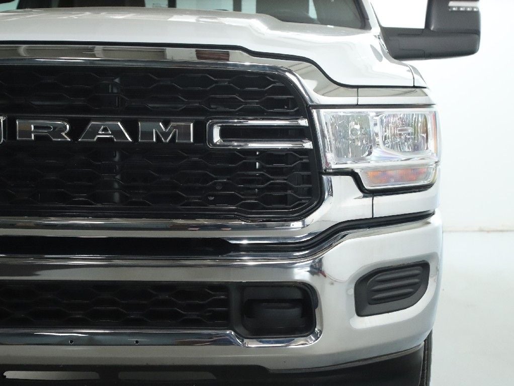2024 RAM 2500 Tradesman Crew Cab 4x4 6'4' Box