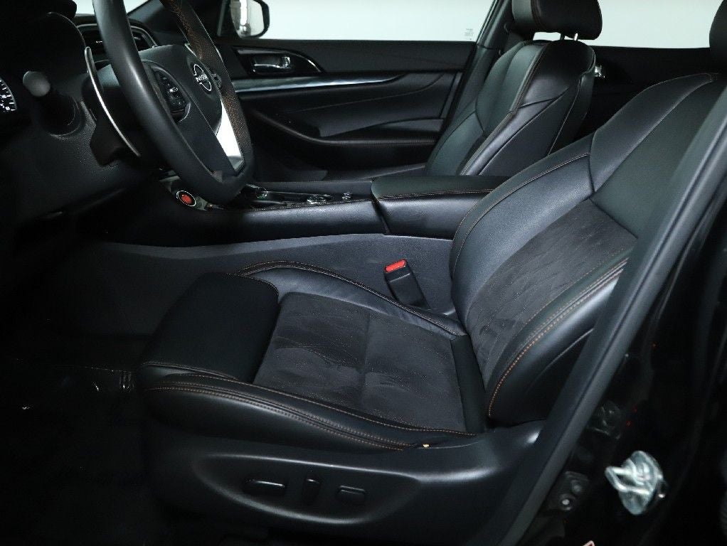 2023 Nissan Maxima SR