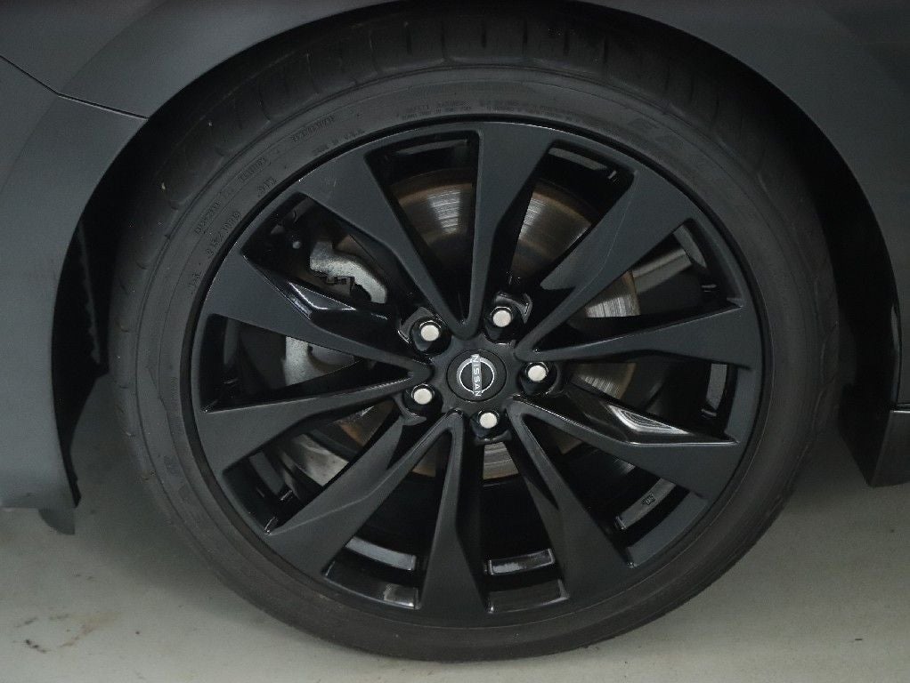 2023 Nissan Maxima SR