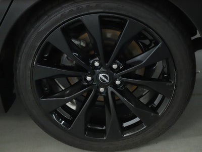 2023 Nissan Maxima SR