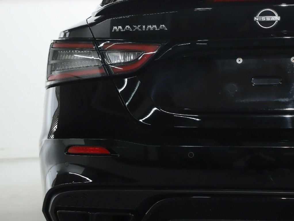2023 Nissan Maxima SR