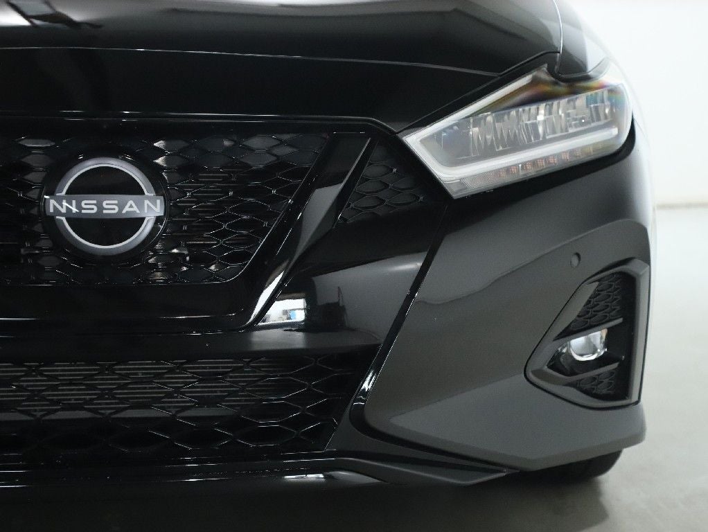 2023 Nissan Maxima SR