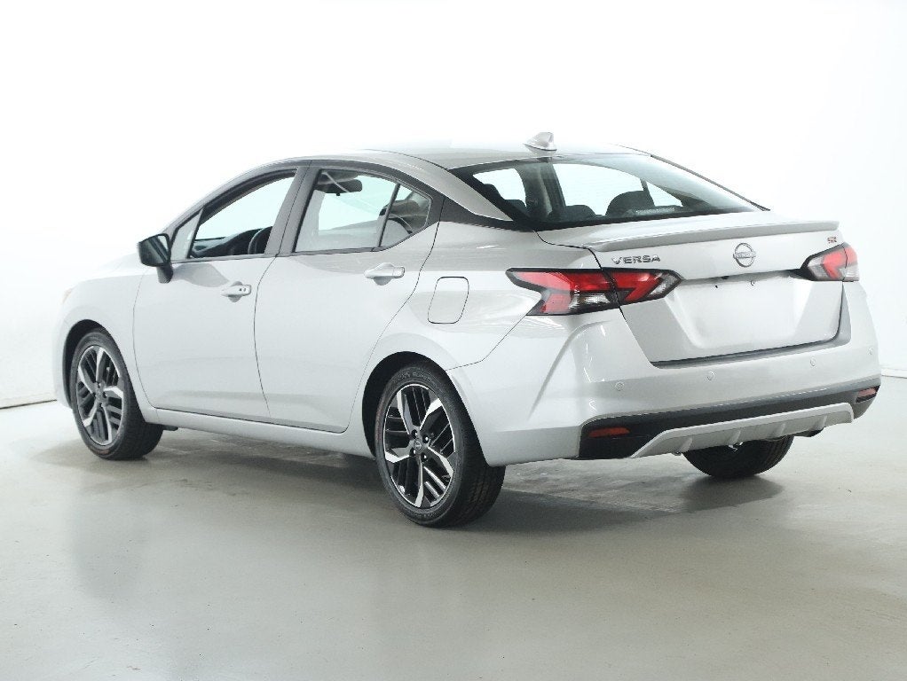 2024 Nissan Versa 1.6 SR