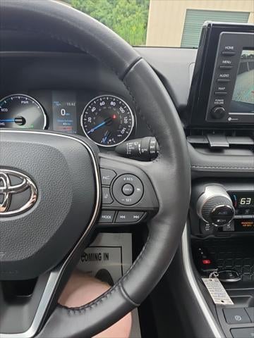 2022 Toyota RAV4 Hybrid XLE