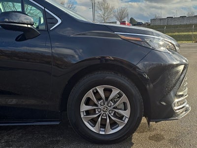 2024 Toyota Sienna XLE 8 Passenger