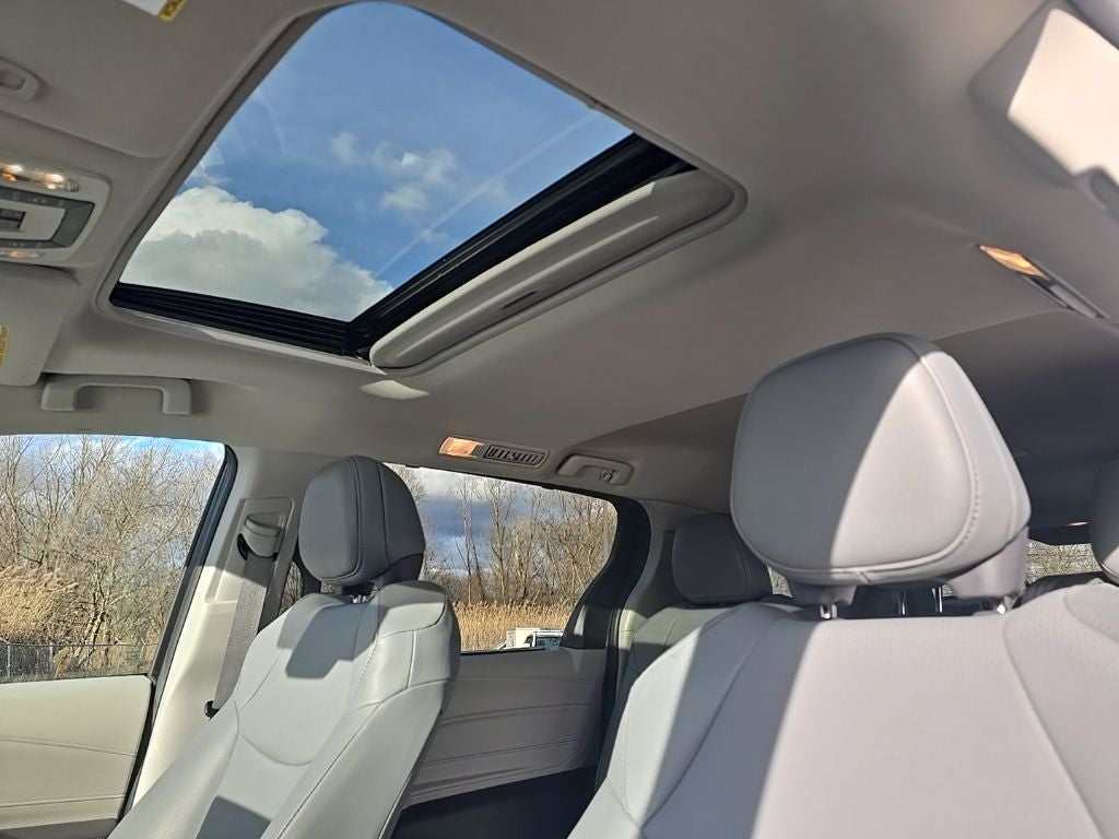 2024 Toyota Sienna XLE 8 Passenger