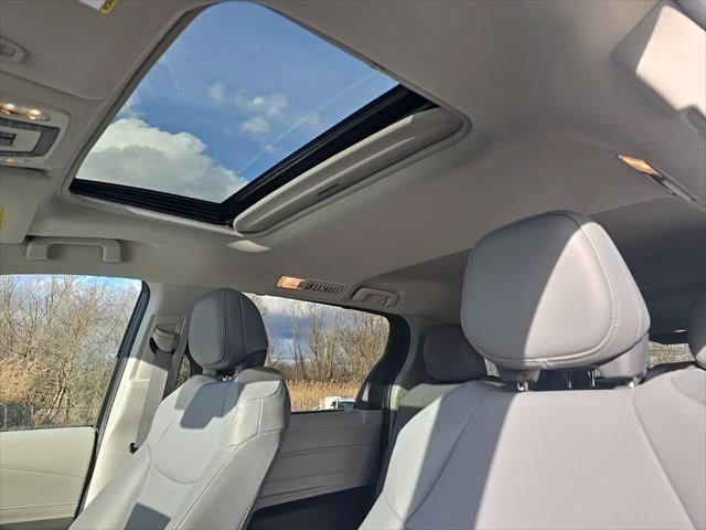 2024 Toyota Sienna XLE 8 Passenger