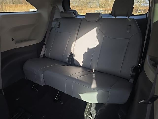 2024 Toyota Sienna XLE 8 Passenger