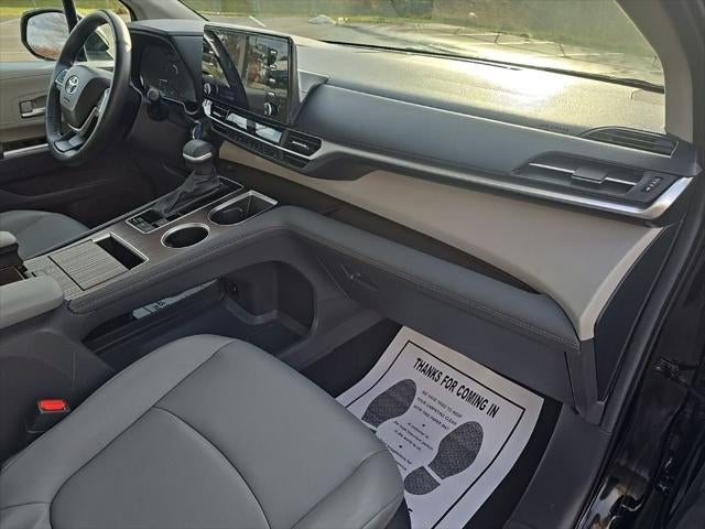 2024 Toyota Sienna XLE 8 Passenger
