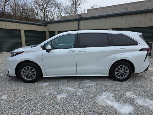 2025 Toyota Sienna XLE 7 Passenger