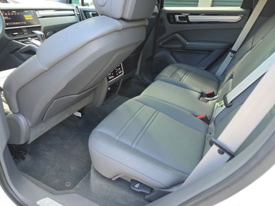 2023 Porsche Cayenne Platinum Edition