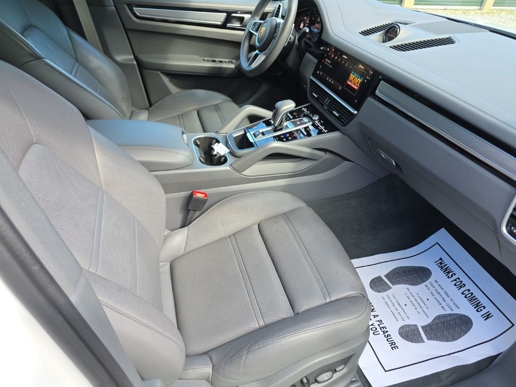 2023 Porsche Cayenne Platinum Edition
