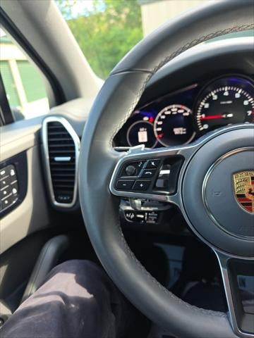 2023 Porsche Cayenne Platinum Edition