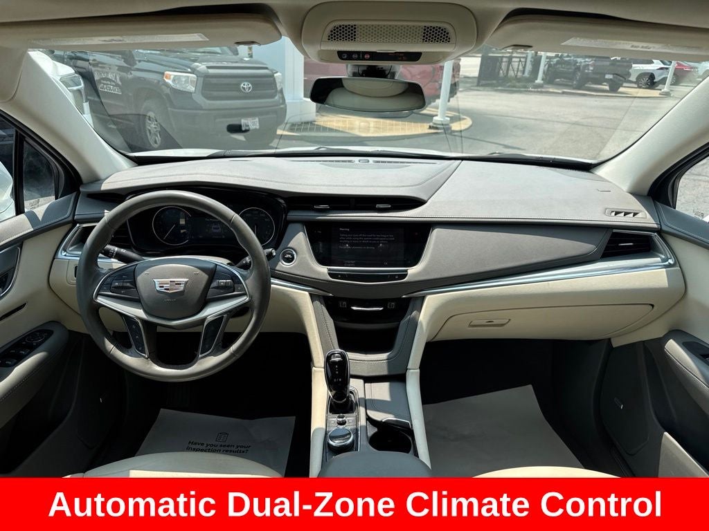 2022 Cadillac XT5 Premium Luxury