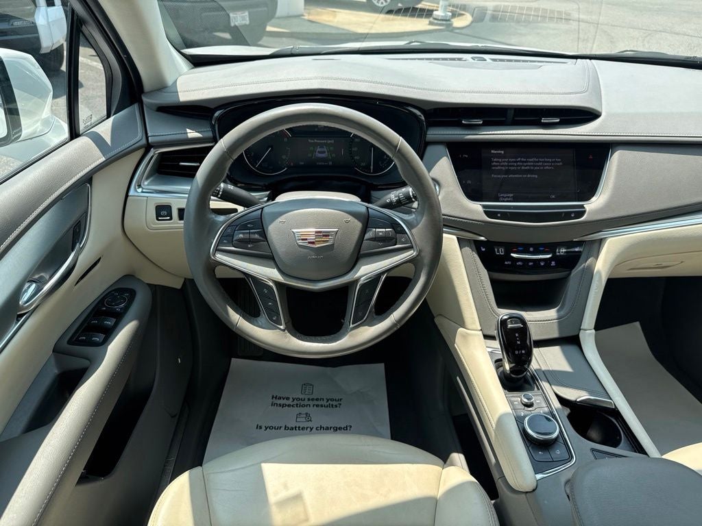 2022 Cadillac XT5 Premium Luxury