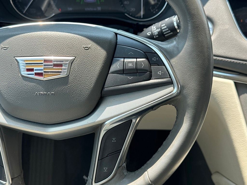 2022 Cadillac XT5 Premium Luxury