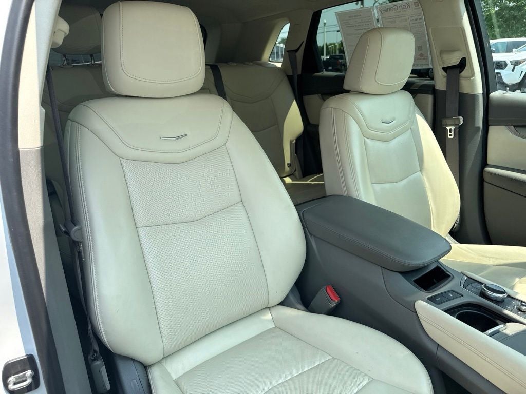 2022 Cadillac XT5 Premium Luxury