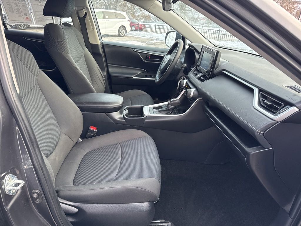 2022 Toyota RAV4 LE