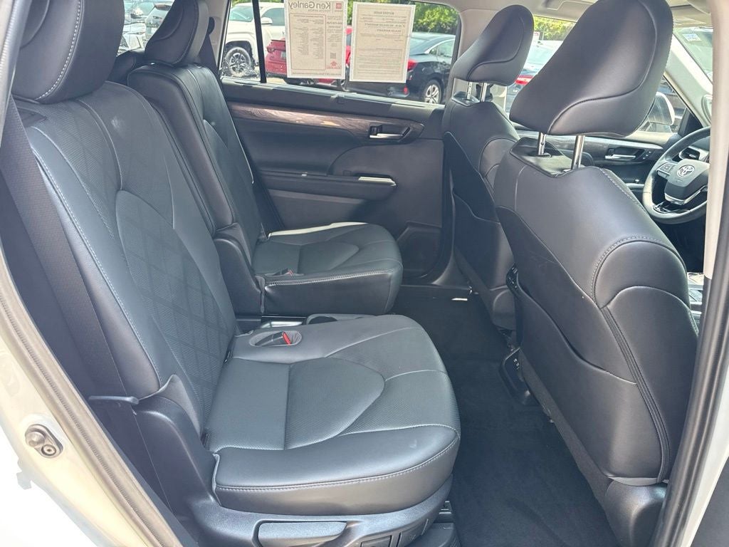 2020 Toyota Highlander Hybrid Platinum
