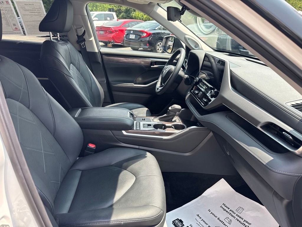 2020 Toyota Highlander Hybrid Platinum