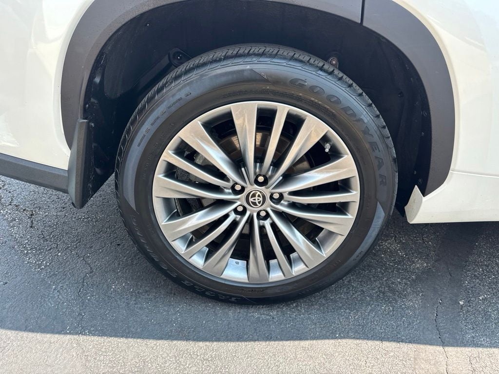 2020 Toyota Highlander Hybrid Platinum