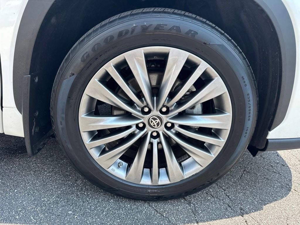 2020 Toyota Highlander Hybrid Platinum