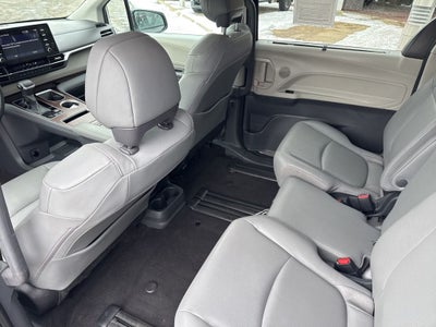 2024 Toyota Sienna XLE