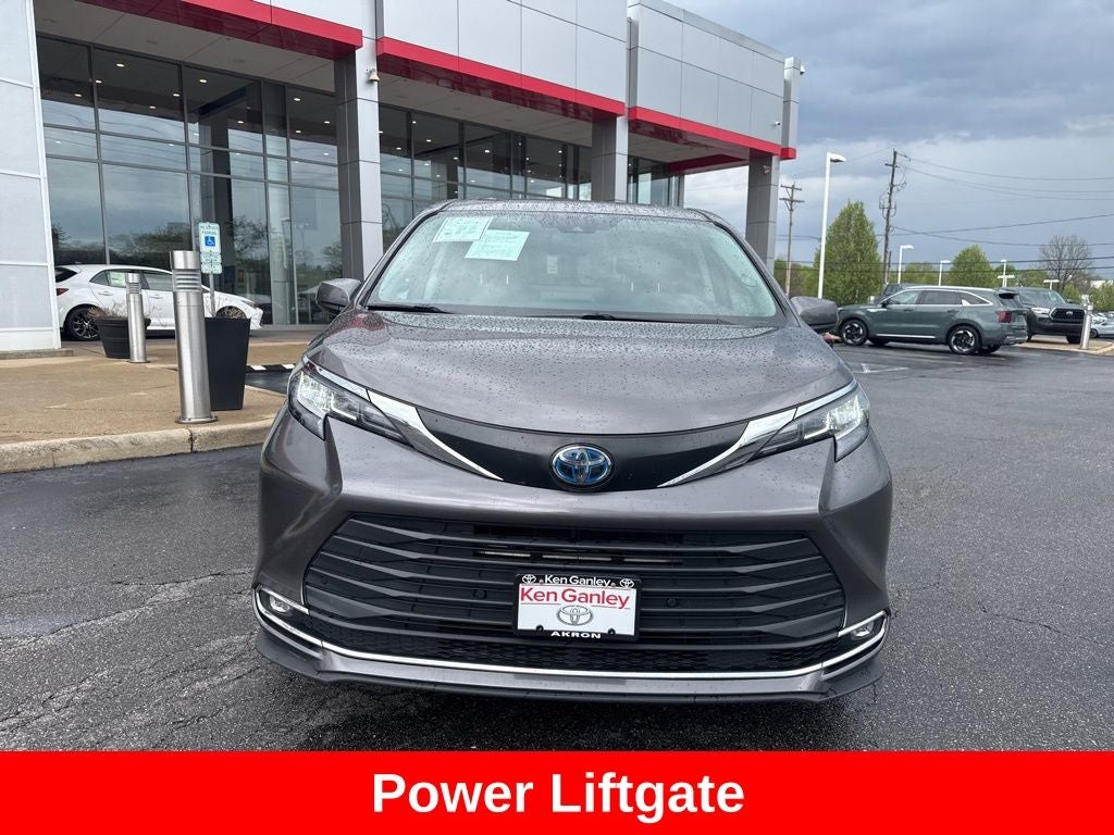 2023 Toyota Sienna XLE 8 Passenger