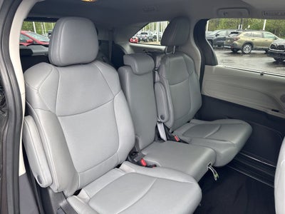 2023 Toyota Sienna XLE 8 Passenger