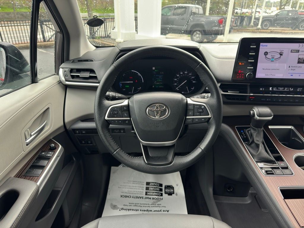 2023 Toyota Sienna XLE 8 Passenger