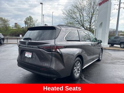 2023 Toyota Sienna XLE 8 Passenger