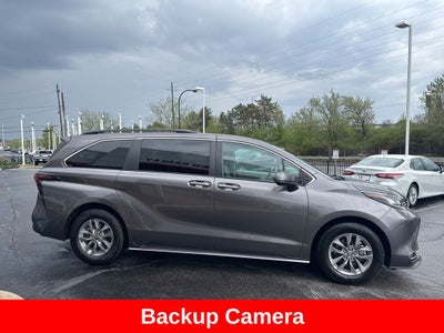 2023 Toyota Sienna XLE 8 Passenger