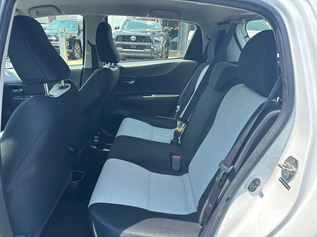 2012 Toyota Yaris LE