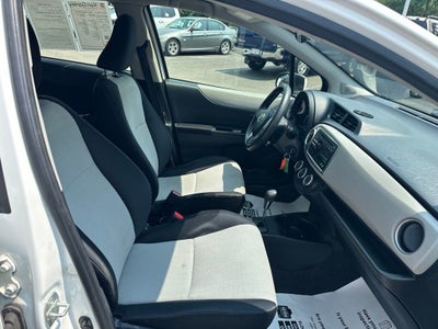 2012 Toyota Yaris LE