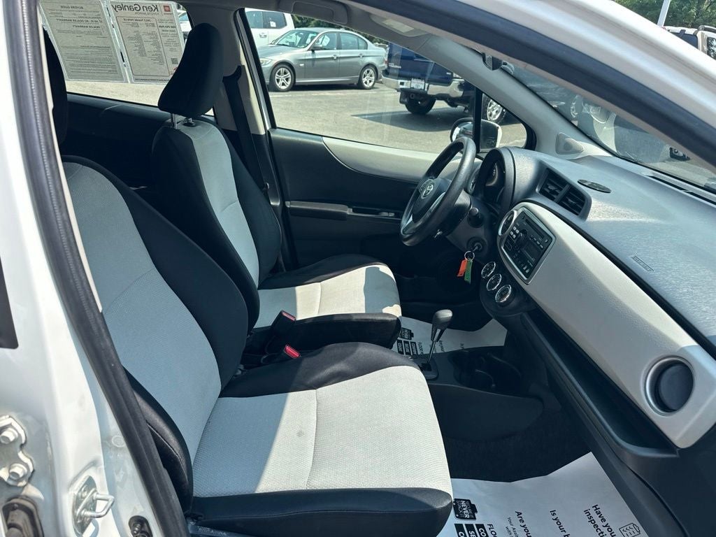 2012 Toyota Yaris LE