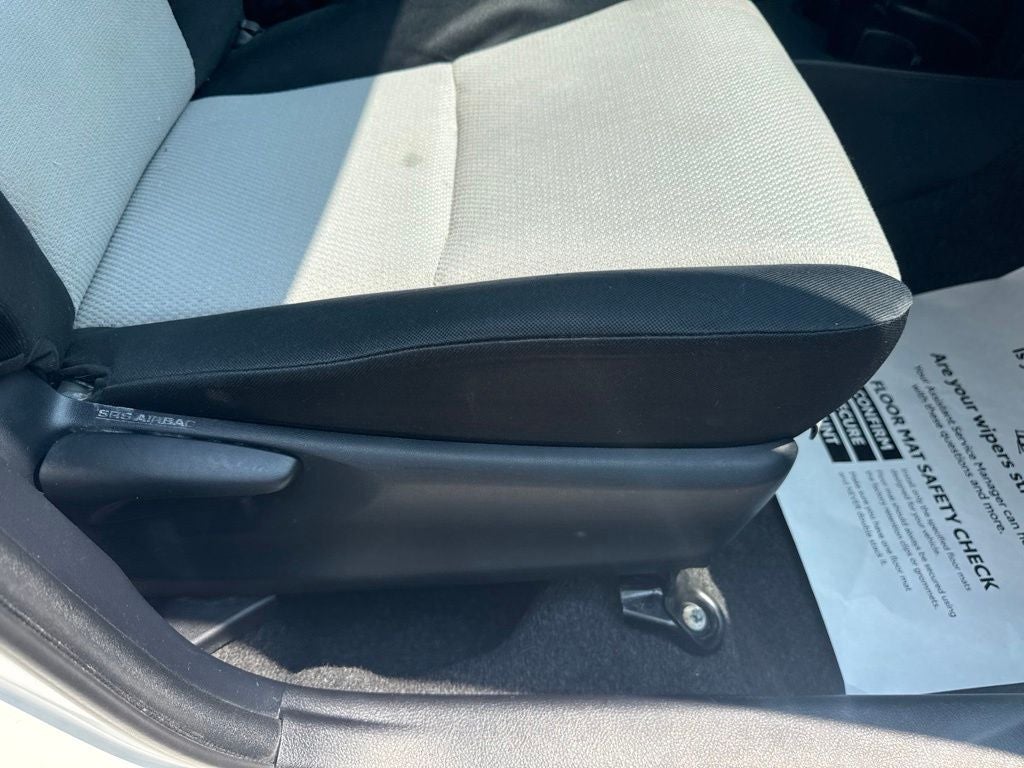 2012 Toyota Yaris LE