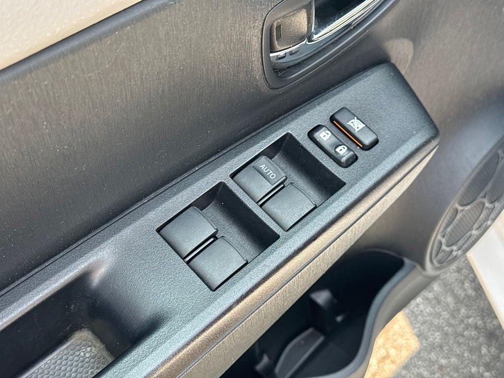 2012 Toyota Yaris LE