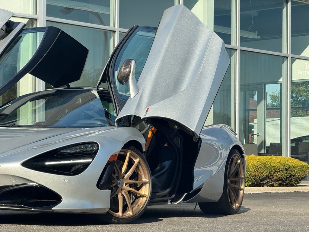 2022 McLaren 720S Performance