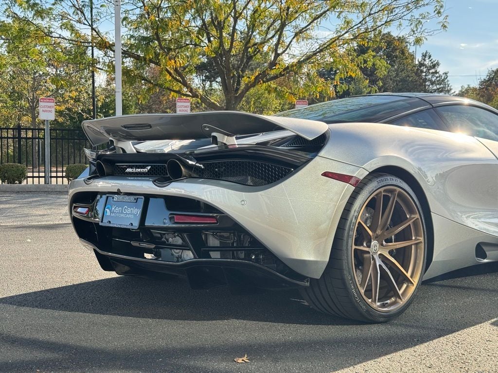 2022 McLaren 720S Performance