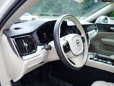 2024 Volvo V60 Cross Country B5 Plus