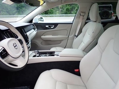 2024 Volvo V60 Cross Country B5 Plus