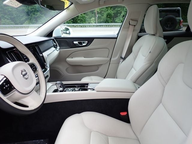 2024 Volvo V60 Cross Country B5 Plus
