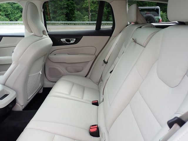 2024 Volvo V60 Cross Country B5 Plus