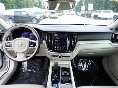 2024 Volvo V60 Cross Country B5 Plus